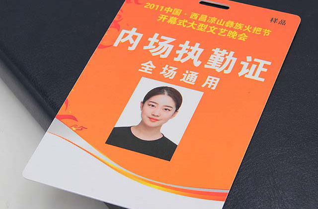 制作異形卡的價格為什么比標準卡貴？